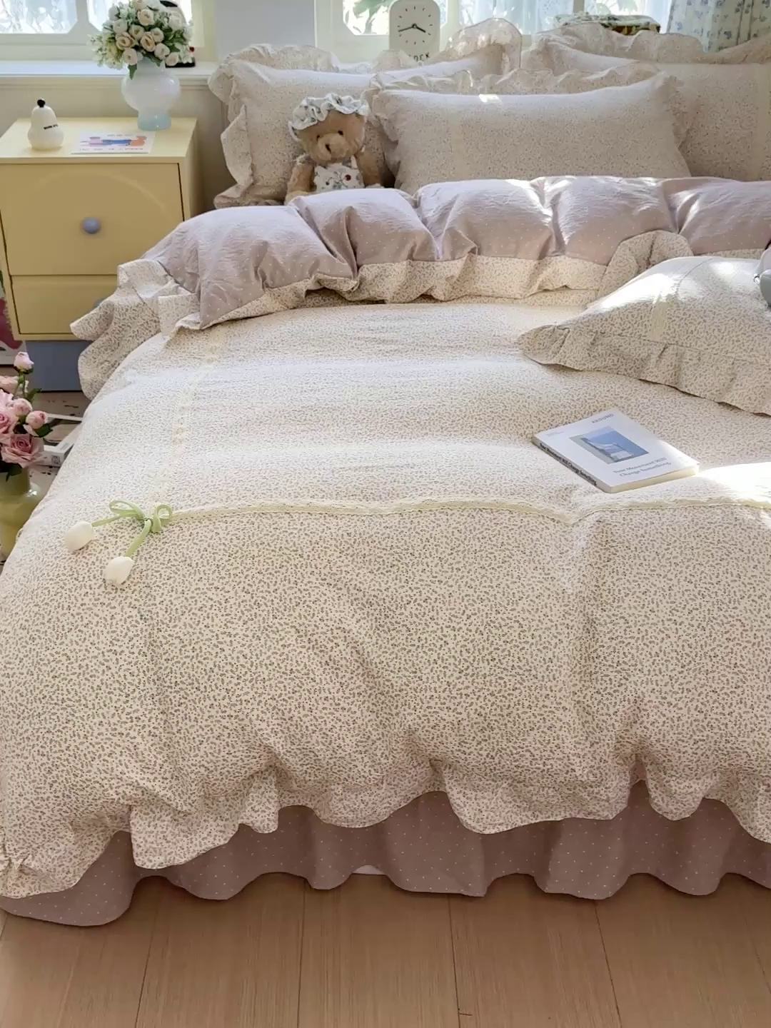 91家纺网 家纺一手货源 找家纺 富米莱（原臻工厂） 2025新款韩式云感亲肤棉蝴蝶结工艺床盖床裙四件套 韩系小波点-巧克力棕