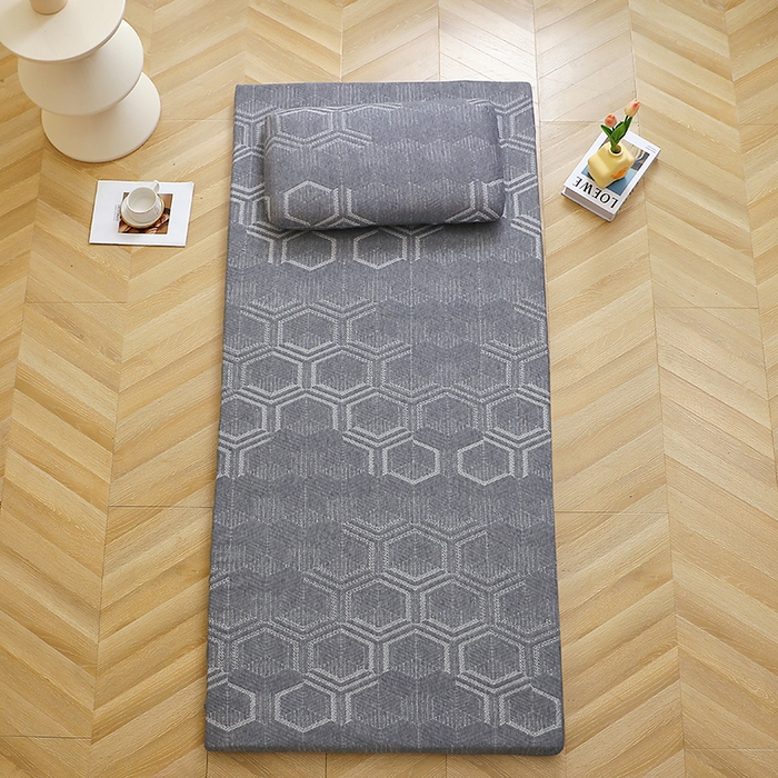 鸿橡源 2025新款枕头枕芯 黑色