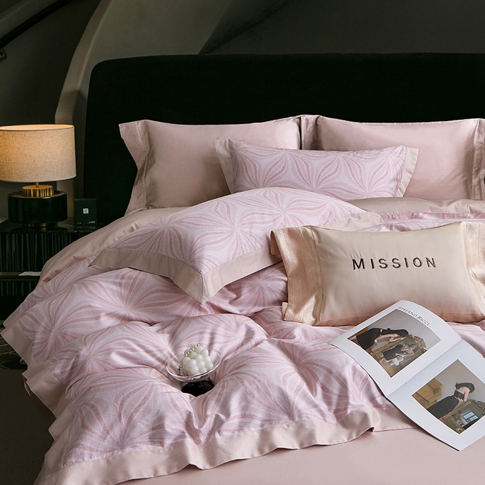 91家纺网 家纺一手货源 找家纺 威克凯丽 2024新款100S缎面数码印花四件套 西西里-爱旦粉