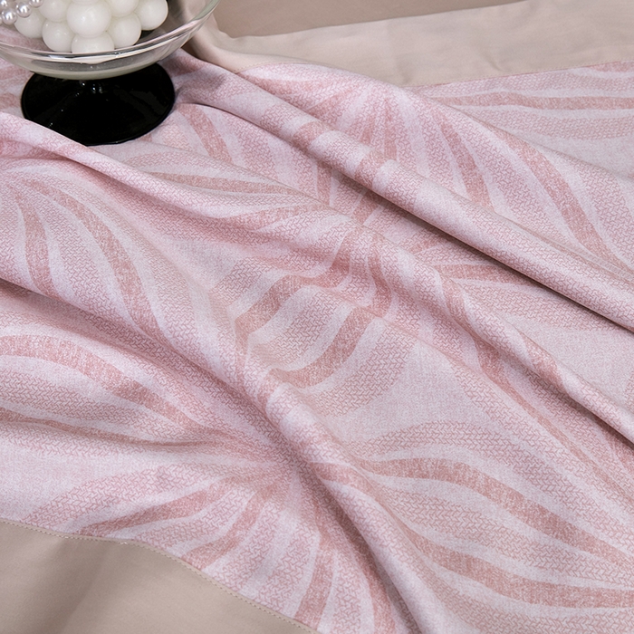 91家纺网 家纺一手货源 找家纺 威克凯丽 2024新款100S缎面数码印花四件套 西西里-爱旦粉