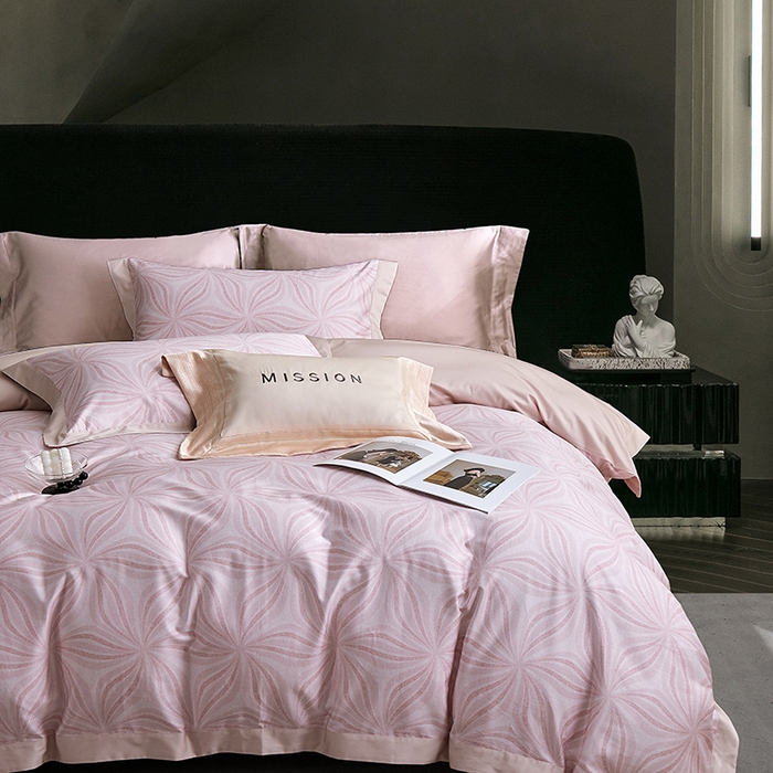 91家纺网 家纺一手货源 找家纺 威克凯丽 2024新款100S缎面数码印花四件套 西西里-爱旦粉