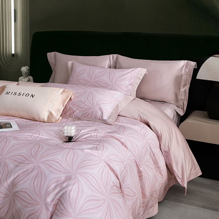 91家纺网 家纺一手货源 找家纺 威克凯丽 2024新款100S缎面数码印花四件套 西西里-爱旦粉