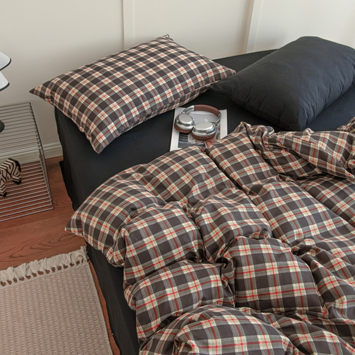 91家纺网 家纺一手货源 找家纺 尤米 2025新款亲肤舒适混搭ins风四件套系列 复古格纹