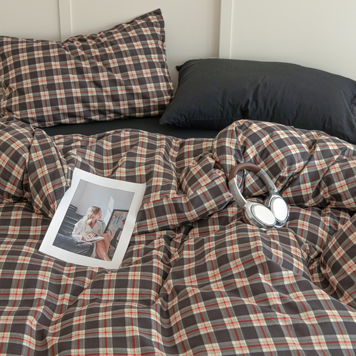 91家纺网 家纺一手货源 找家纺 尤米 2025新款亲肤舒适混搭ins风四件套系列 复古格纹