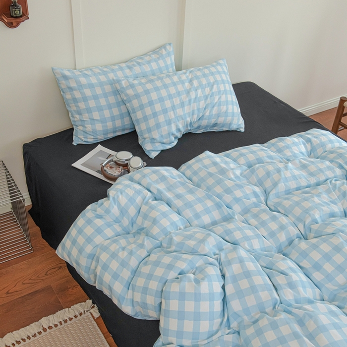 91家纺网 家纺一手货源 找家纺 尤米 2025新款亲肤舒适混搭ins风四件套系列 蓝调慕斯