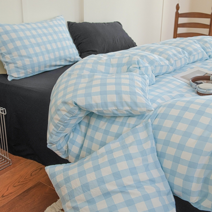 91家纺网 家纺一手货源 找家纺 尤米 2025新款亲肤舒适混搭ins风四件套系列 蓝调慕斯