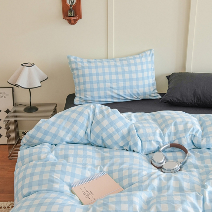 91家纺网 家纺一手货源 找家纺 尤米 2025新款亲肤舒适混搭ins风四件套系列 蓝调慕斯