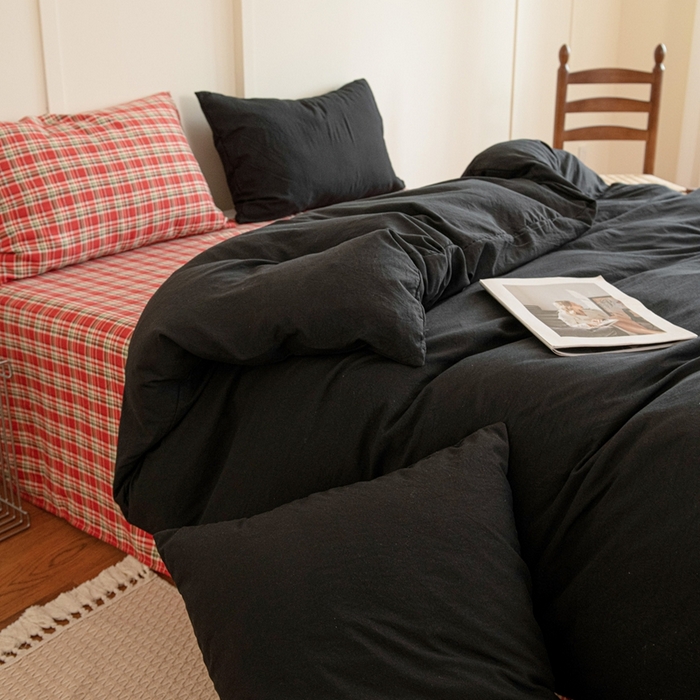 91家纺网 家纺一手货源 找家纺 尤米 2025新款亲肤舒适混搭ins风四件套系列 树莓黑巧