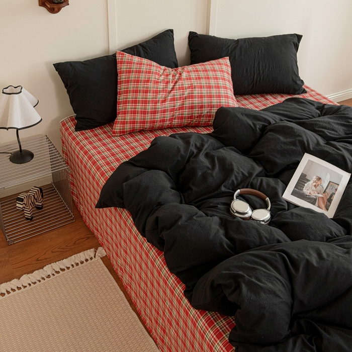 91家纺网 家纺一手货源 找家纺 尤米 2025新款亲肤舒适混搭ins风四件套系列 树莓黑巧