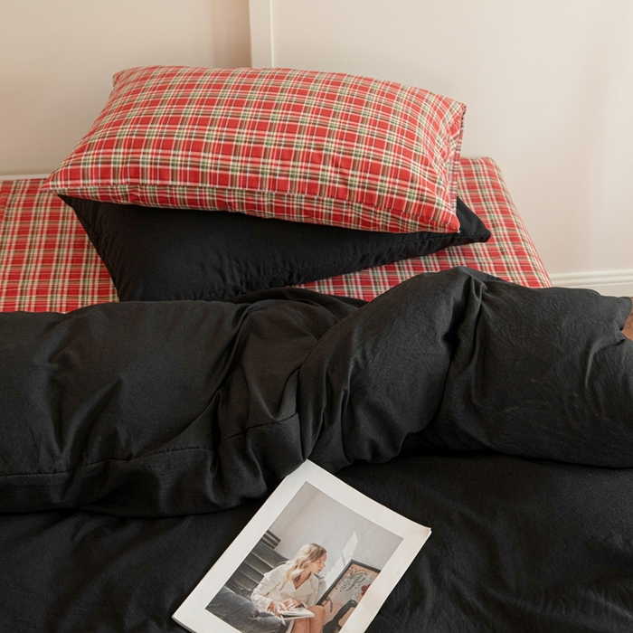 91家纺网 家纺一手货源 找家纺 尤米 2025新款亲肤舒适混搭ins风四件套系列 树莓黑巧