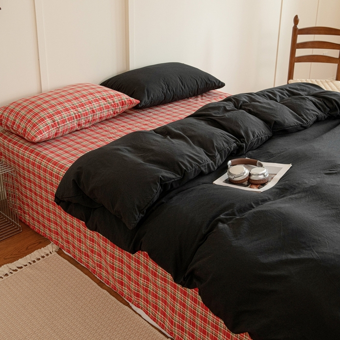 91家纺网 家纺一手货源 找家纺 尤米 2025新款亲肤舒适混搭ins风四件套系列 树莓黑巧