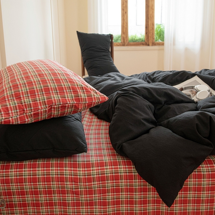 91家纺网 家纺一手货源 找家纺 尤米 2025新款亲肤舒适混搭ins风四件套系列 树莓黑巧