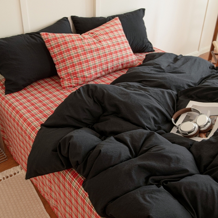 91家纺网 家纺一手货源 找家纺 尤米 2025新款亲肤舒适混搭ins风四件套系列 树莓黑巧