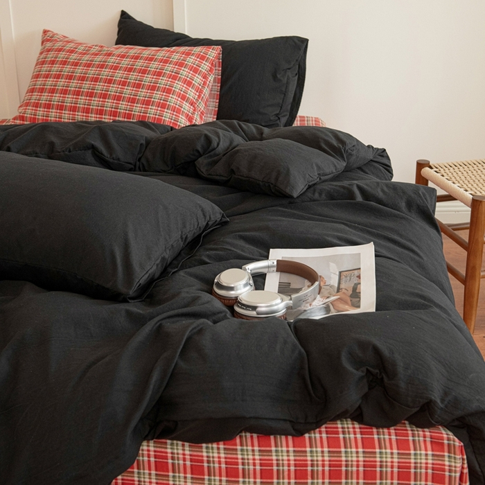 91家纺网 家纺一手货源 找家纺 尤米 2025新款亲肤舒适混搭ins风四件套系列 树莓黑巧