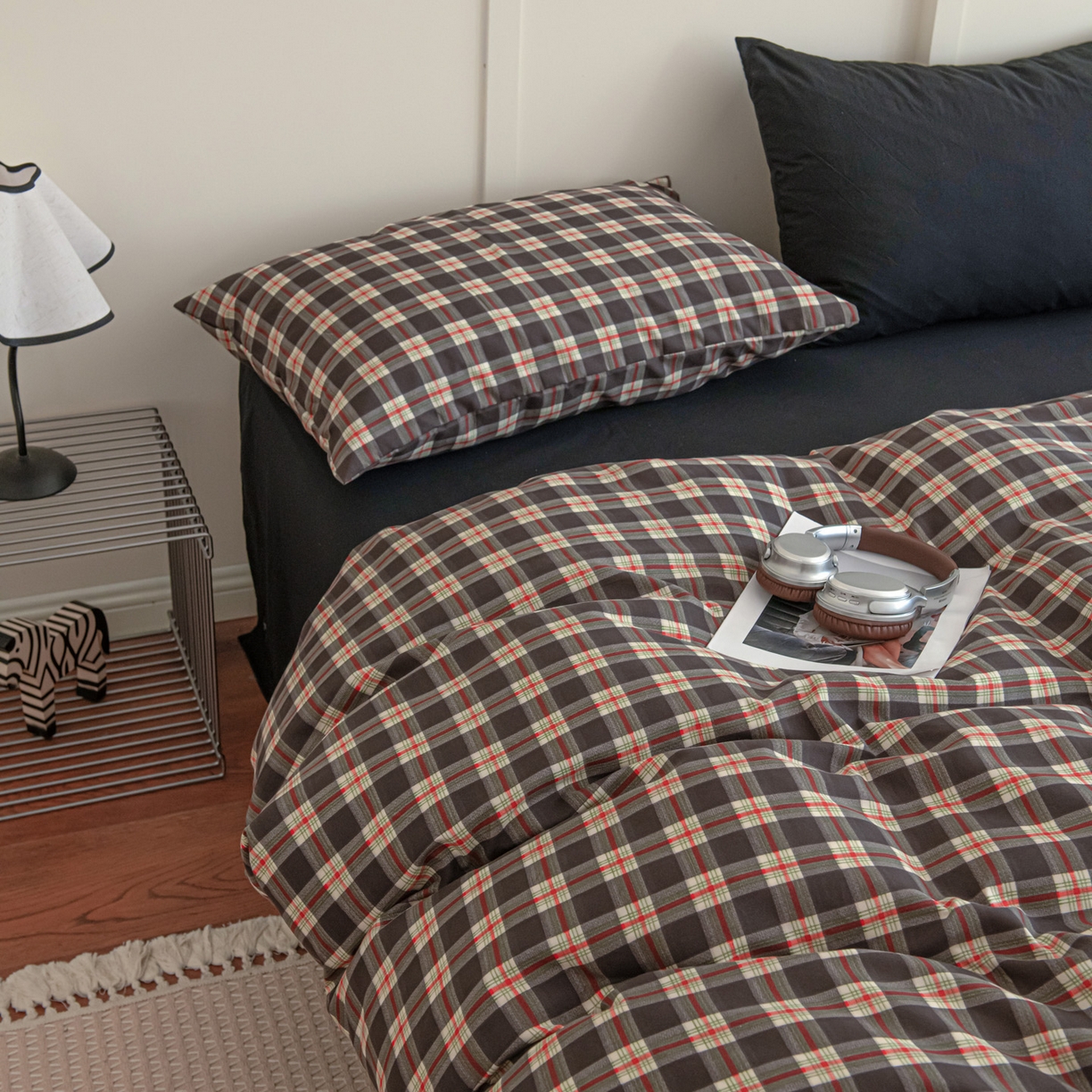 91家纺网 家纺一手货源 找家纺 尤米 2025新款亲肤舒适混搭ins风四件套系列 复古格纹