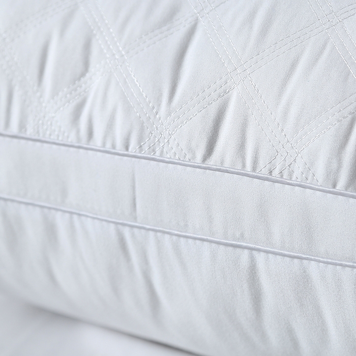 91家纺网 家纺一手货源 找家纺 （总）圣之寐 2025新款三线格磨毛羽丝绒枕枕头枕芯 