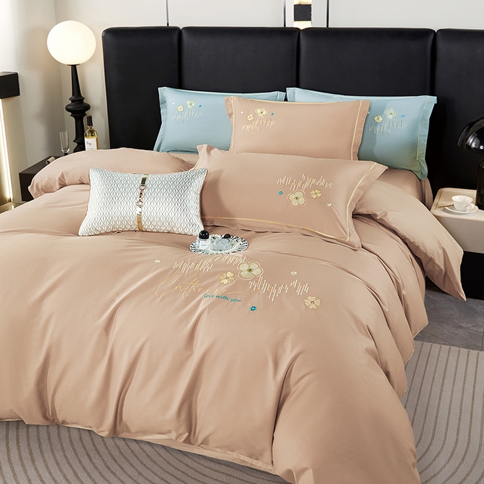 91家纺网 家纺一手货源 找家纺 （总）威克凯丽 2024新款纯色绣花13372系列四件套