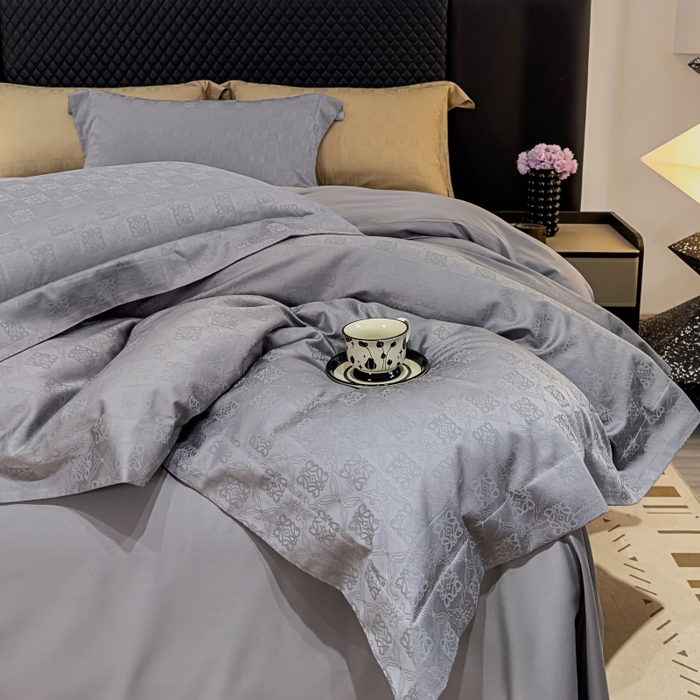 91家纺网 家纺一手货源 找家纺 威克凯丽 2024新款全棉提花四件套 罗兰-银灰