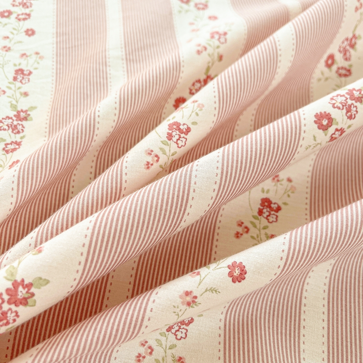 91家纺网 家纺一手货源 找家纺 缦彩 2025新款韩版全棉公主风枕套 多丽粉