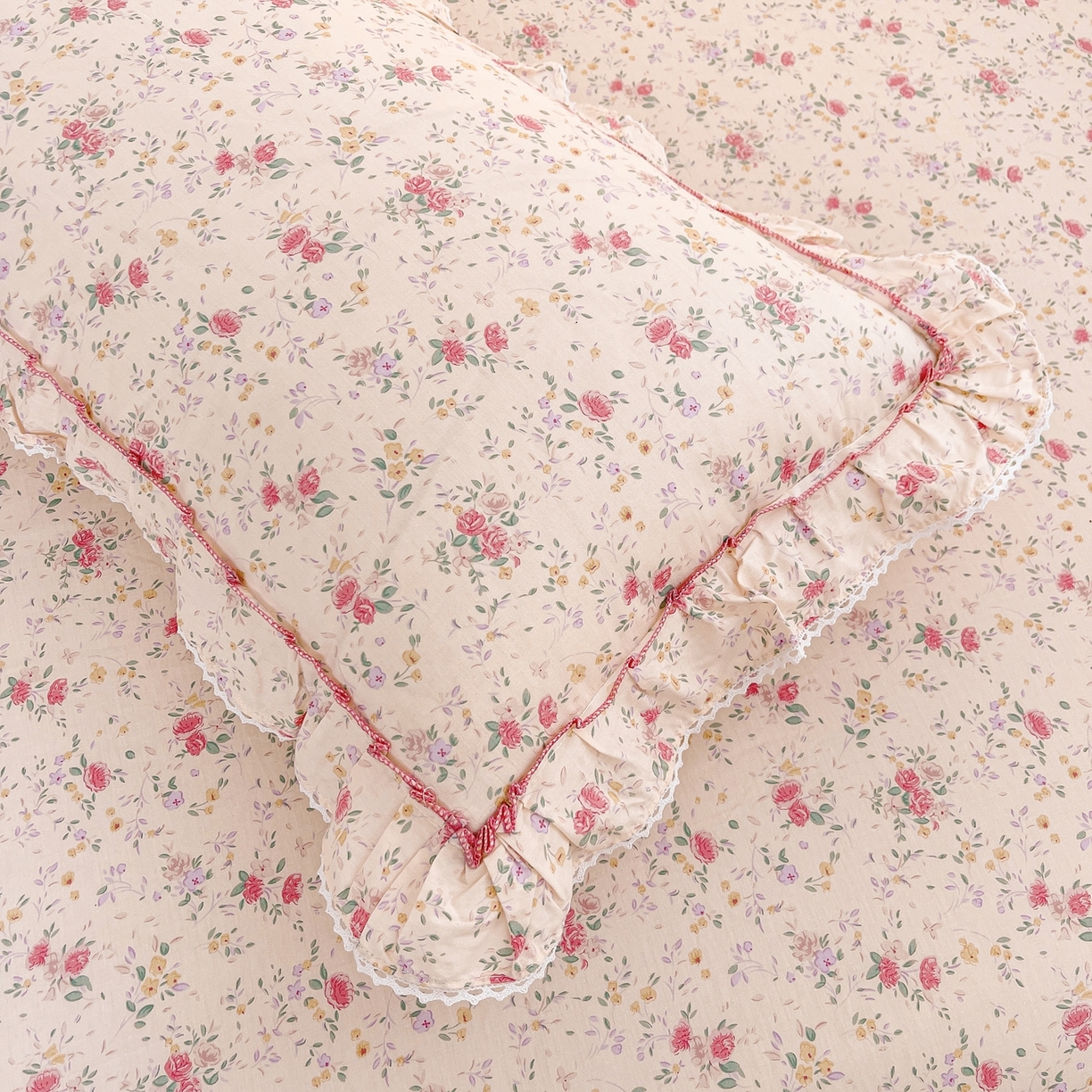 91家纺网 家纺一手货源 找家纺 缦彩 2025新款韩版全棉公主风枕套 雾岛听风