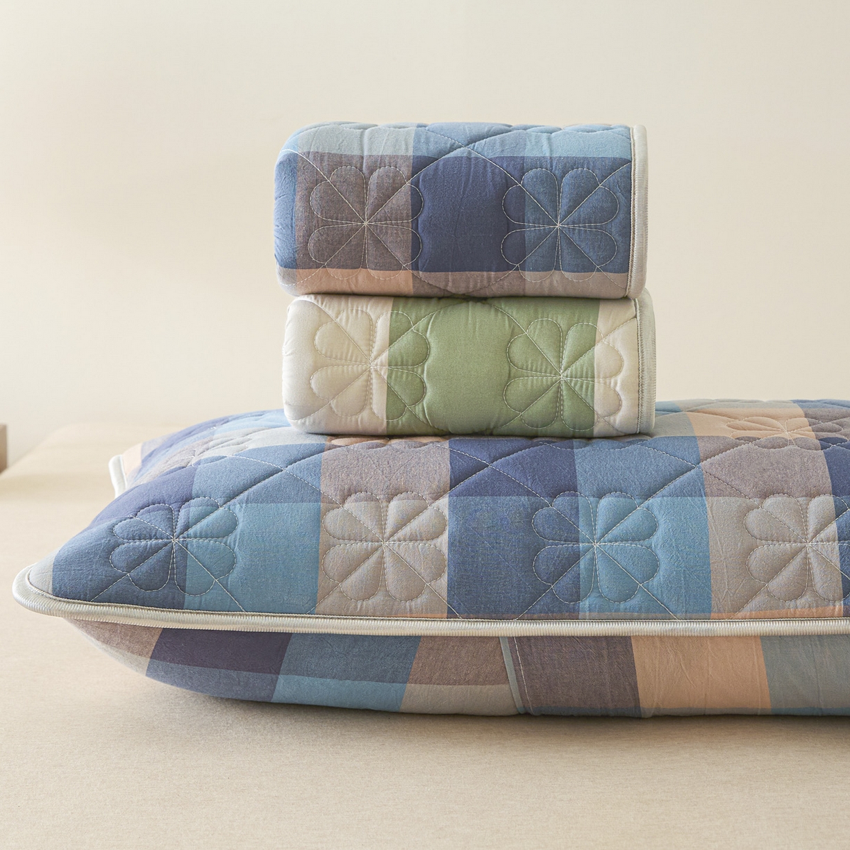 91家纺网 家纺一手货源 找家纺 芬晴家纺 2025新款A类大豆夹棉格子枕套单件单枕套防口水头油 英伦