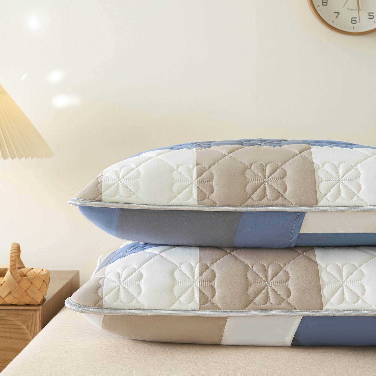 91家纺网 家纺一手货源 找家纺 芬晴家纺 2025新款A类大豆夹棉格子枕套单件单枕套防口水头油 蓝大格