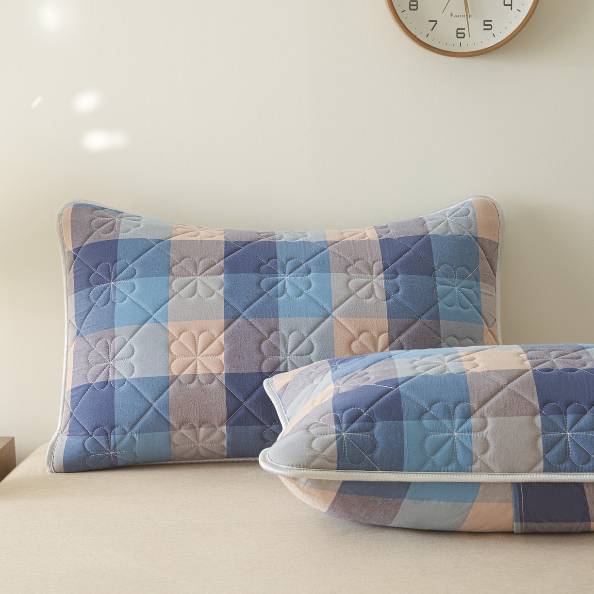 91家纺网 家纺一手货源 找家纺 芬晴家纺 2025新款A类大豆夹棉格子枕套单件单枕套防口水头油 英伦