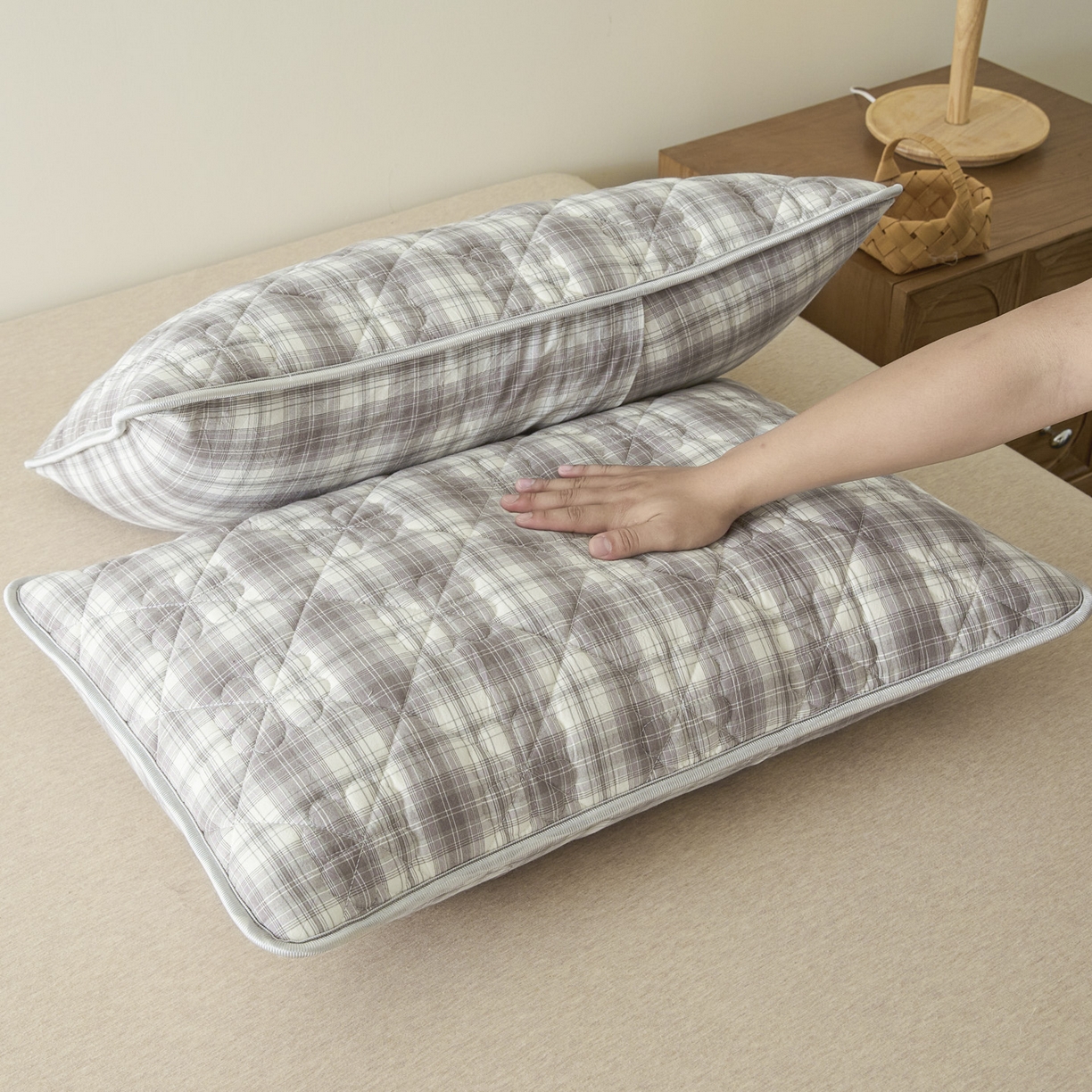 91家纺网 家纺一手货源 找家纺 （总）芬晴家纺 2025新款A类大豆夹棉格子枕套单件单枕套防口水头油