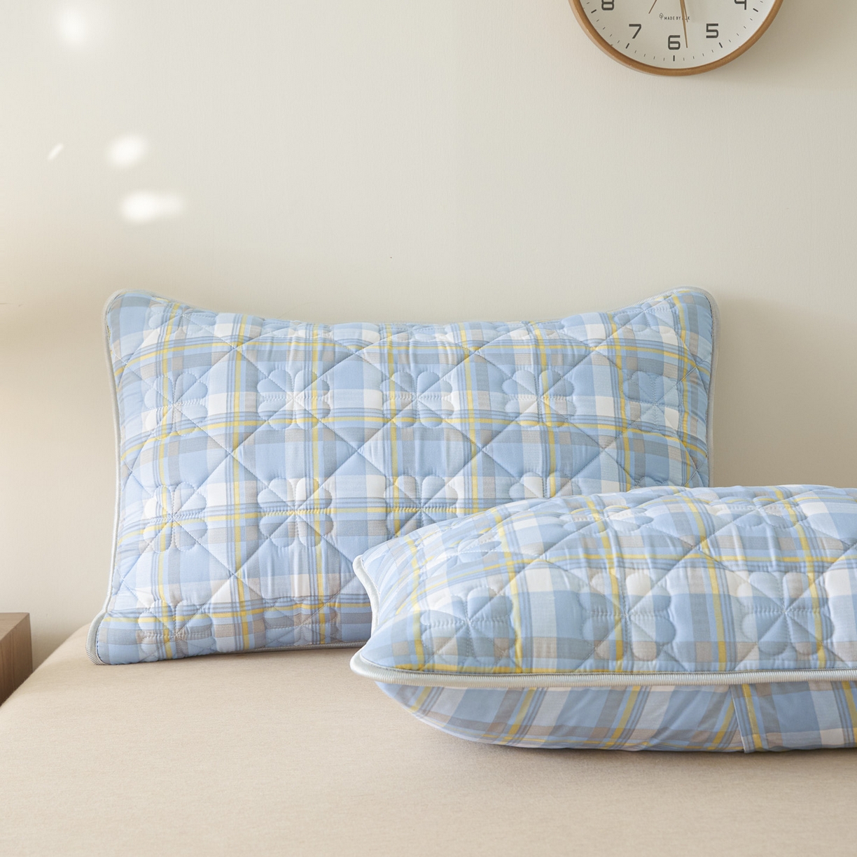 91家纺网 家纺一手货源 找家纺 芬晴家纺 2025新款A类大豆夹棉格子枕套单件单枕套防口水头油 简夕蓝