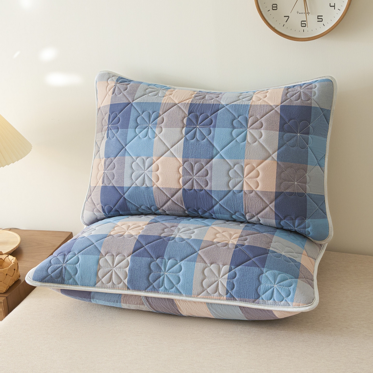 91家纺网 家纺一手货源 找家纺 芬晴家纺 2025新款A类大豆夹棉格子枕套单件单枕套防口水头油 英伦