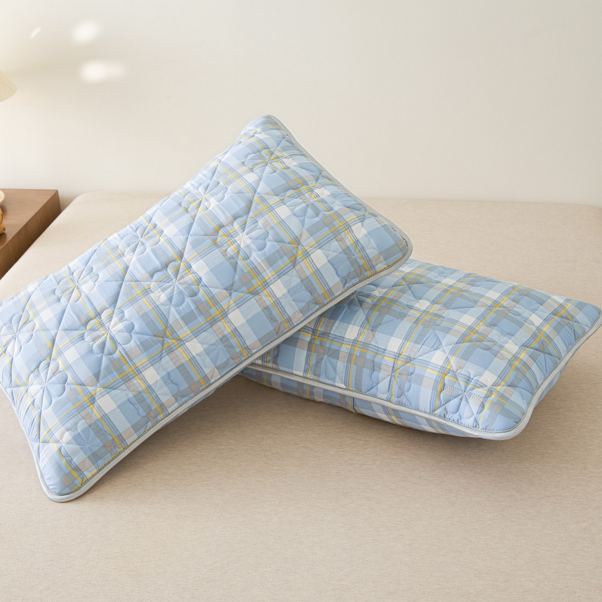 91家纺网 家纺一手货源 找家纺 芬晴家纺 2025新款A类大豆夹棉格子枕套单件单枕套防口水头油 简夕蓝