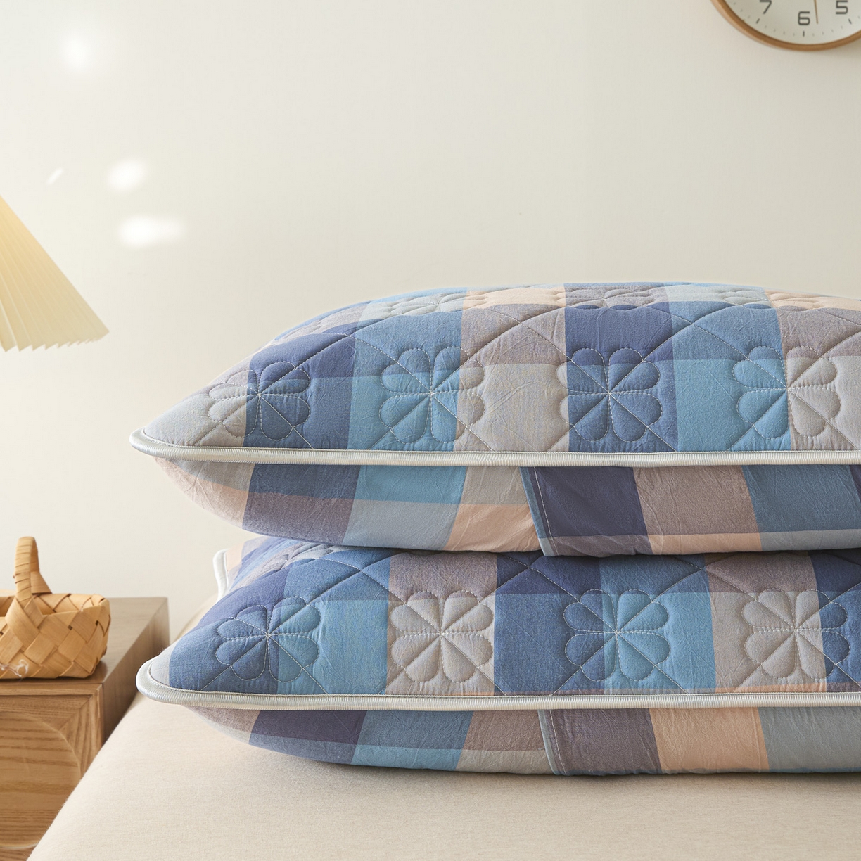 91家纺网 家纺一手货源 找家纺 芬晴家纺 2025新款A类大豆夹棉格子枕套单件单枕套防口水头油 英伦