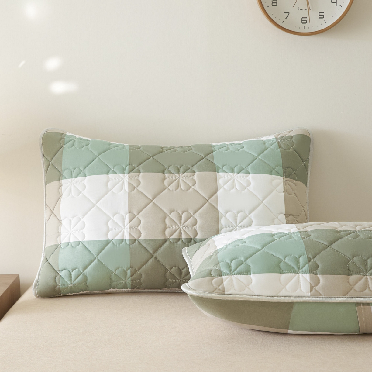 91家纺网 家纺一手货源 找家纺 芬晴家纺 2025新款A类大豆夹棉格子枕套单件单枕套防口水头油 绿大格