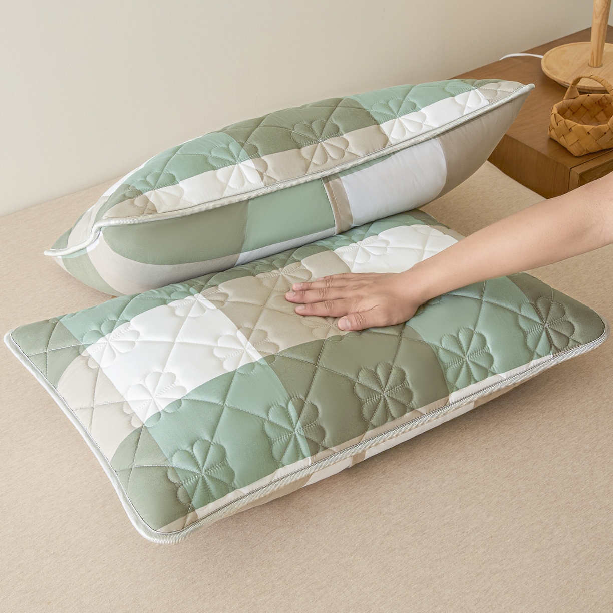 91家纺网 家纺一手货源 找家纺 芬晴家纺 2025新款A类大豆夹棉格子枕套单件单枕套防口水头油 绿大格