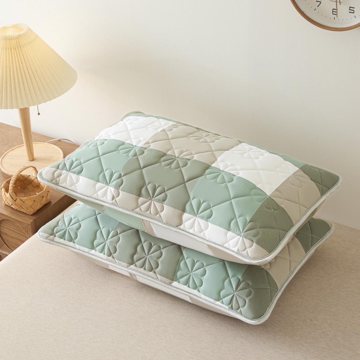 91家纺网 家纺一手货源 找家纺 芬晴家纺 2025新款A类大豆夹棉格子枕套单件单枕套防口水头油 绿大格