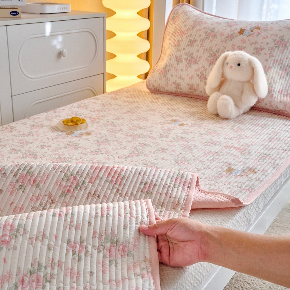 91家纺网 家纺一手货源 找家纺 X猫先生 2025小清新全棉学生床盖-新增花型 暮雨花朝