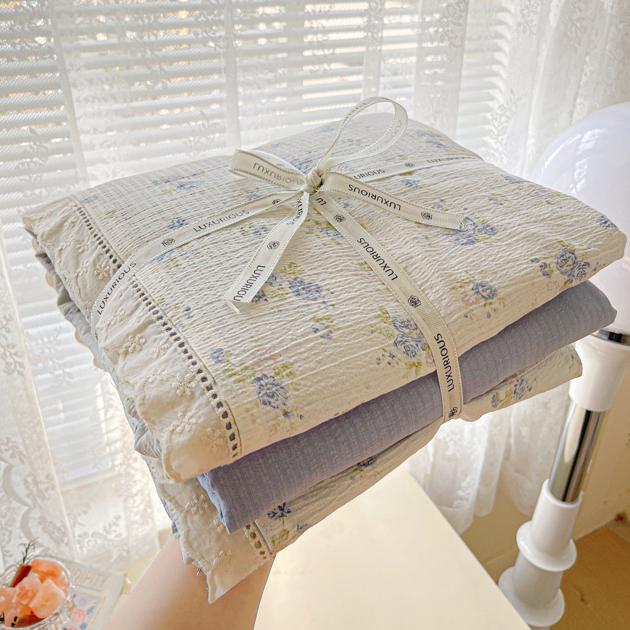 91家纺网 家纺一手货源 找家纺 水木坊 2025新款皱皱双层纱镂空花边四件套 一帘幽梦