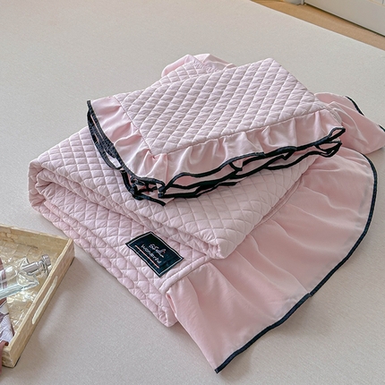 91家纺网 家纺一手货源 找家纺 （总）源舜家纺 2025新款针织赫本风仿棉黑丝花边床盖三件套