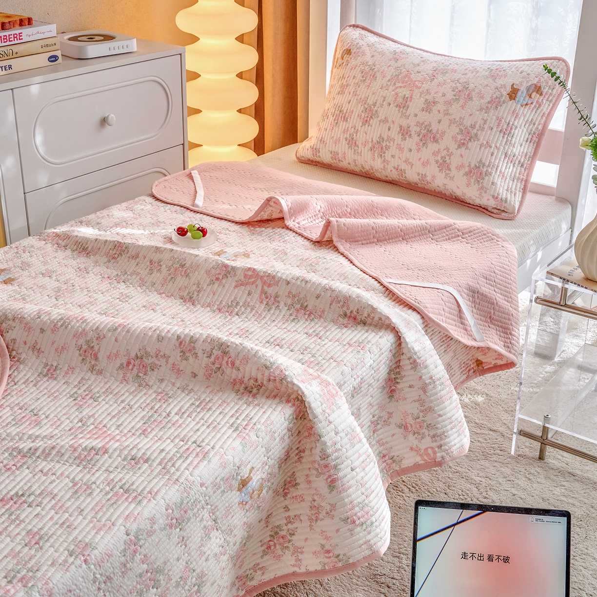 91家纺网 家纺一手货源 找家纺 X猫先生 2025小清新全棉学生床盖-新增花型 暮雨花朝