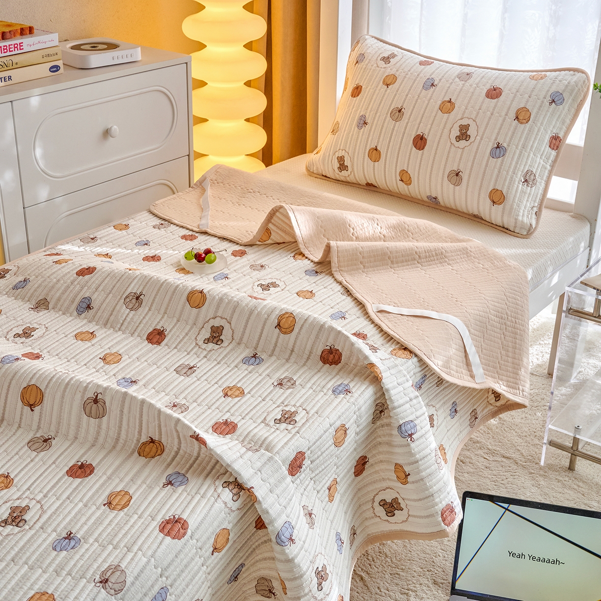 91家纺网 家纺一手货源 找家纺 X猫先生 2025小清新全棉学生床盖-新增花型 南瓜熊