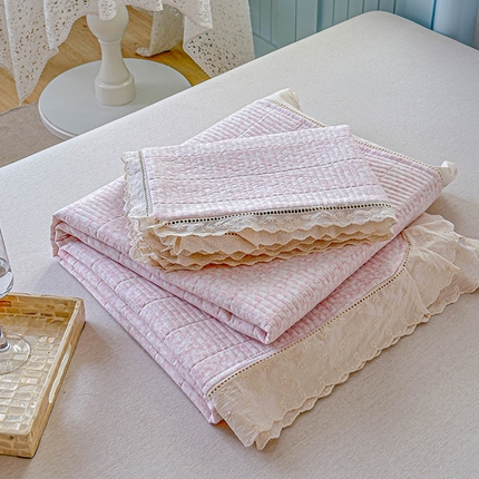 91家纺网 家纺一手货源 找家纺 （总）源舜家纺 2025新款斜纹长绒棉全棉镂空花边床盖三件套