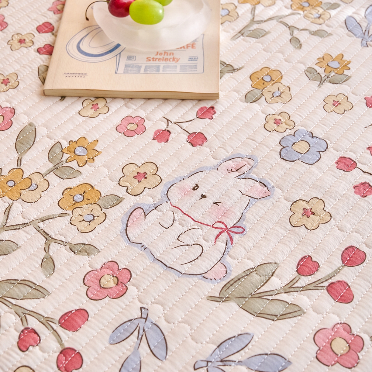 91家纺网 家纺一手货源 找家纺 X猫先生 2025小清新全棉学生床盖-新增花型 花语兔兔