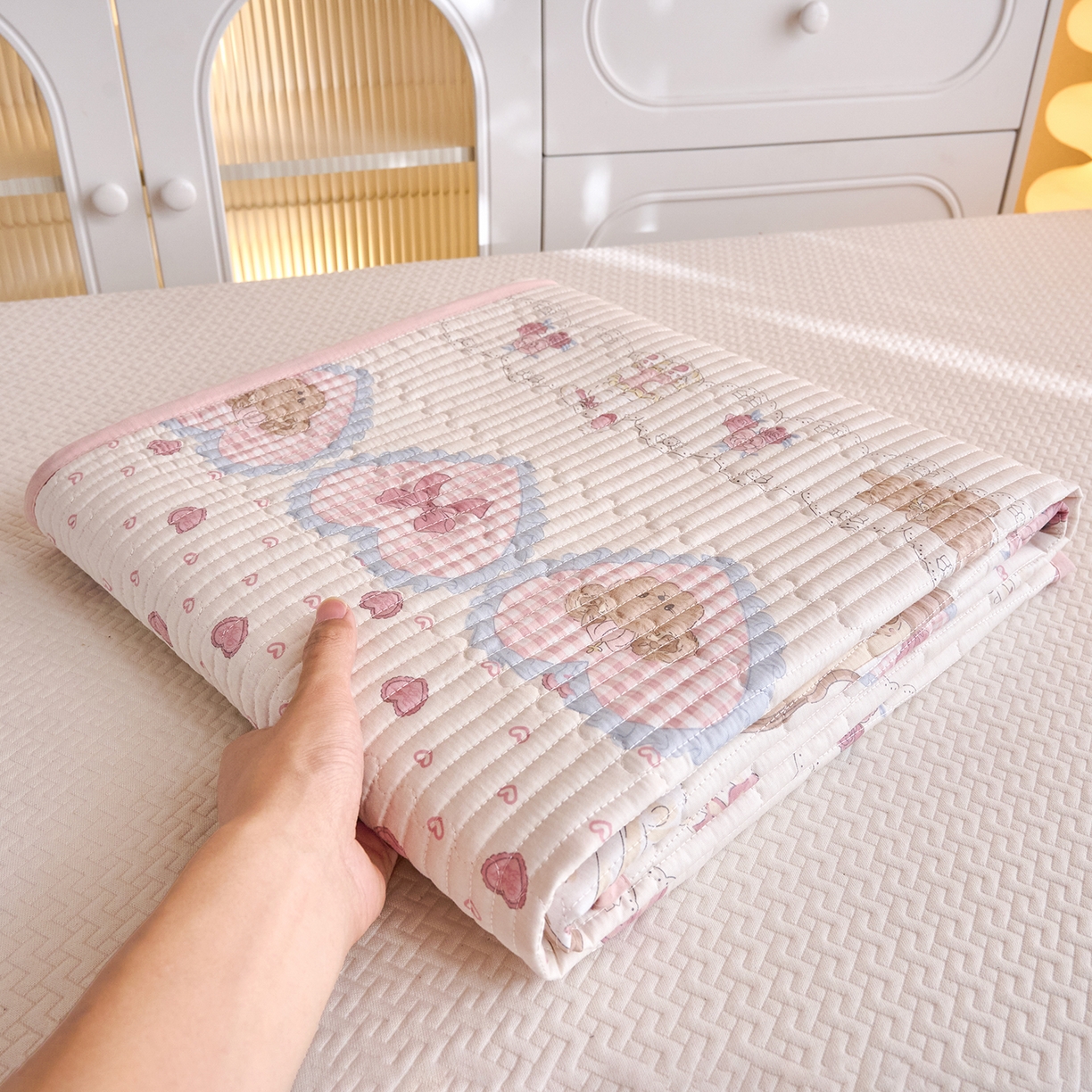 91家纺网 家纺一手货源 找家纺 X猫先生 2025小清新全棉学生床盖-新增花型 安缦小熊