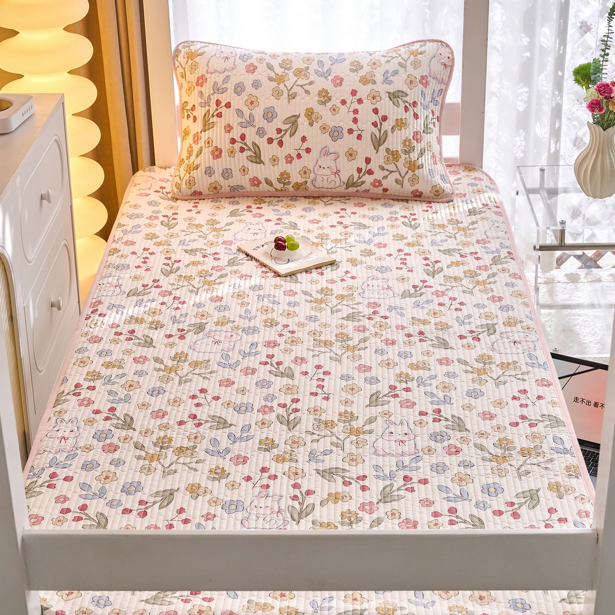 91家纺网 家纺一手货源 找家纺 X猫先生 2025小清新全棉学生床盖-新增花型 花语兔兔