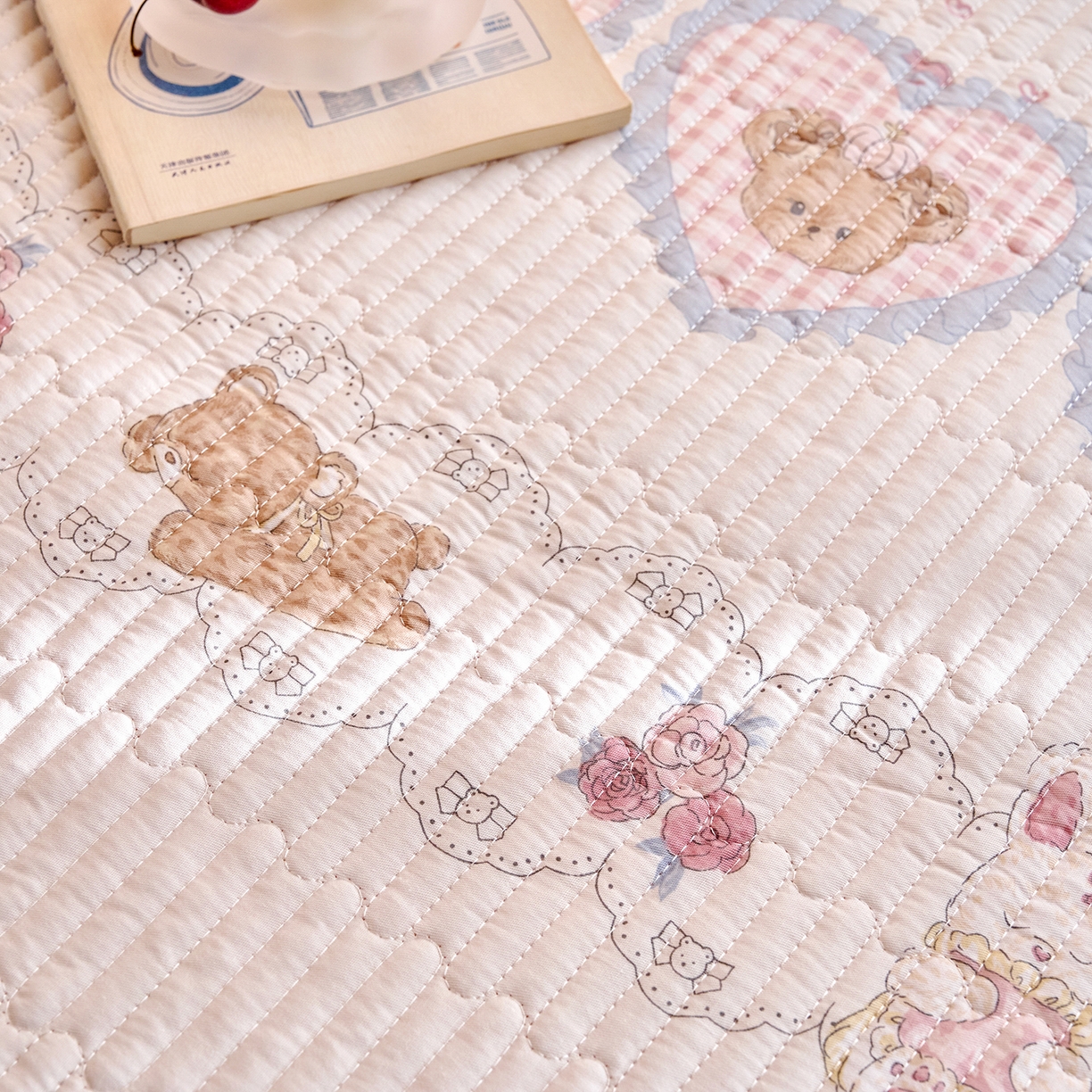 91家纺网 家纺一手货源 找家纺 X猫先生 2025小清新全棉学生床盖-新增花型 安缦小熊