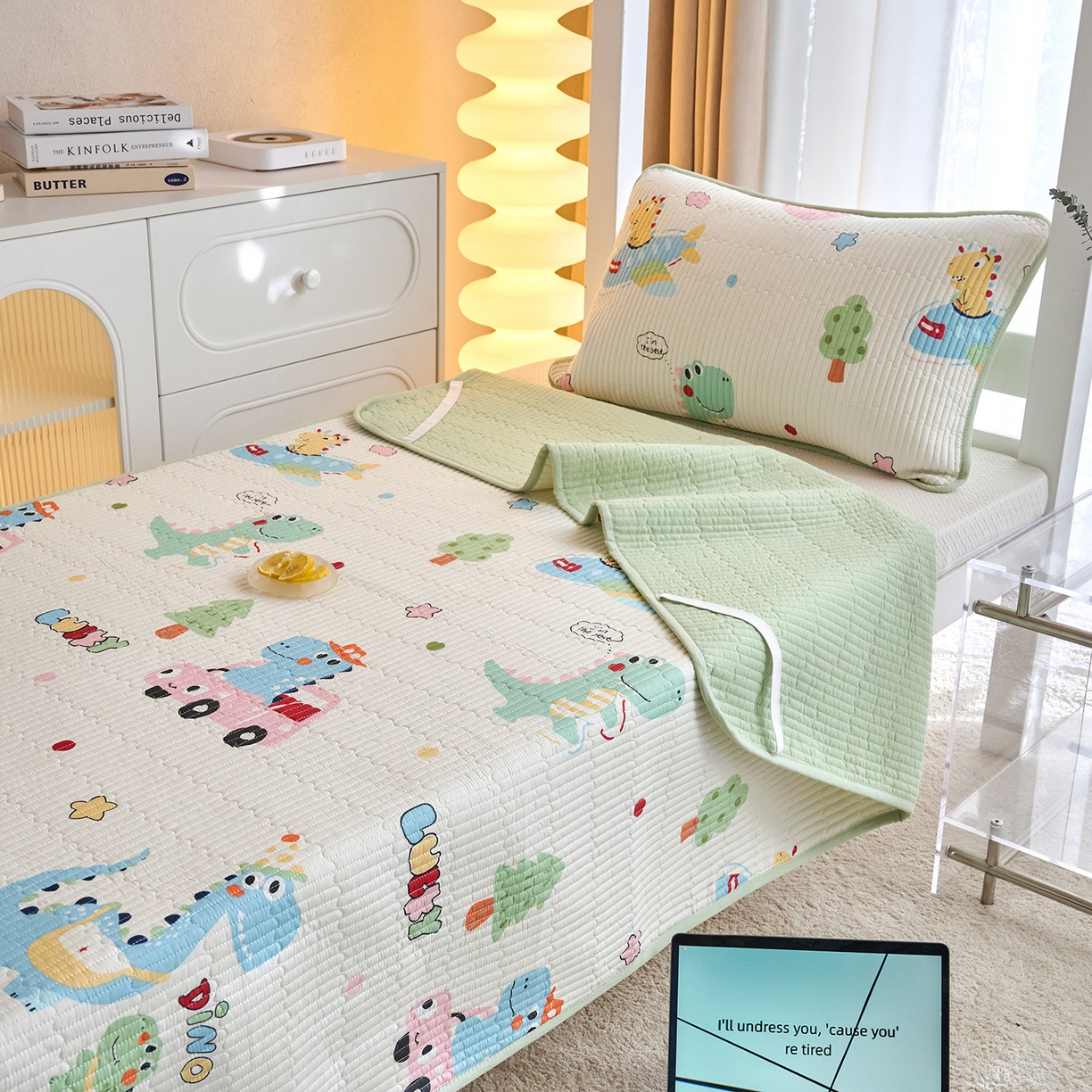 91家纺网 家纺一手货源 找家纺 X猫先生 2025小清新全棉学生床盖-新增花型 萌龙乐眠