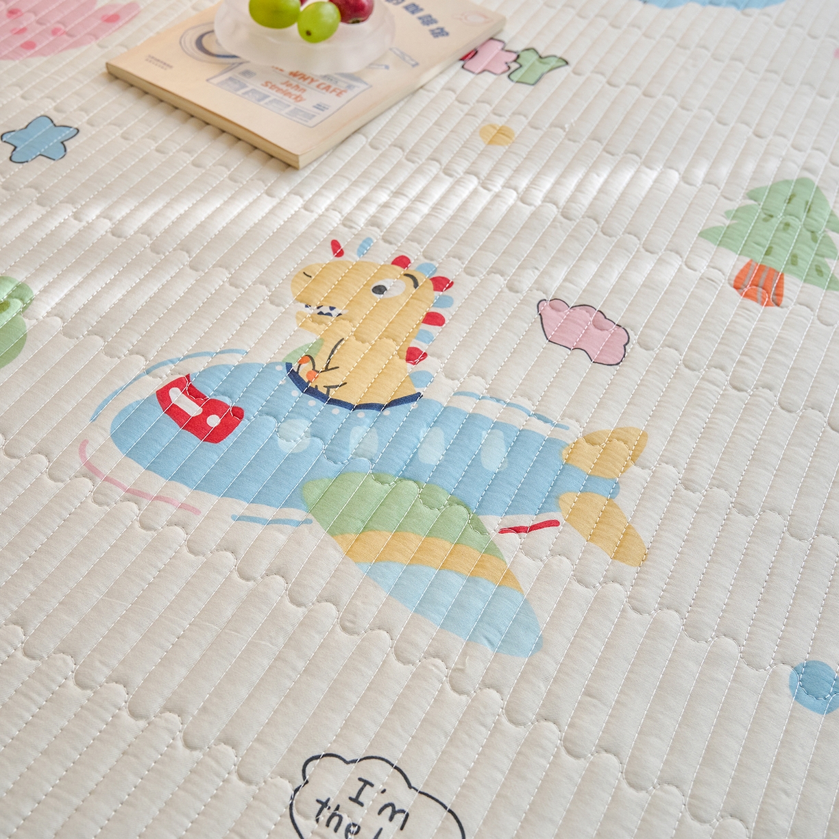 91家纺网 家纺一手货源 找家纺 X猫先生 2025小清新全棉学生床盖-新增花型 萌龙乐眠