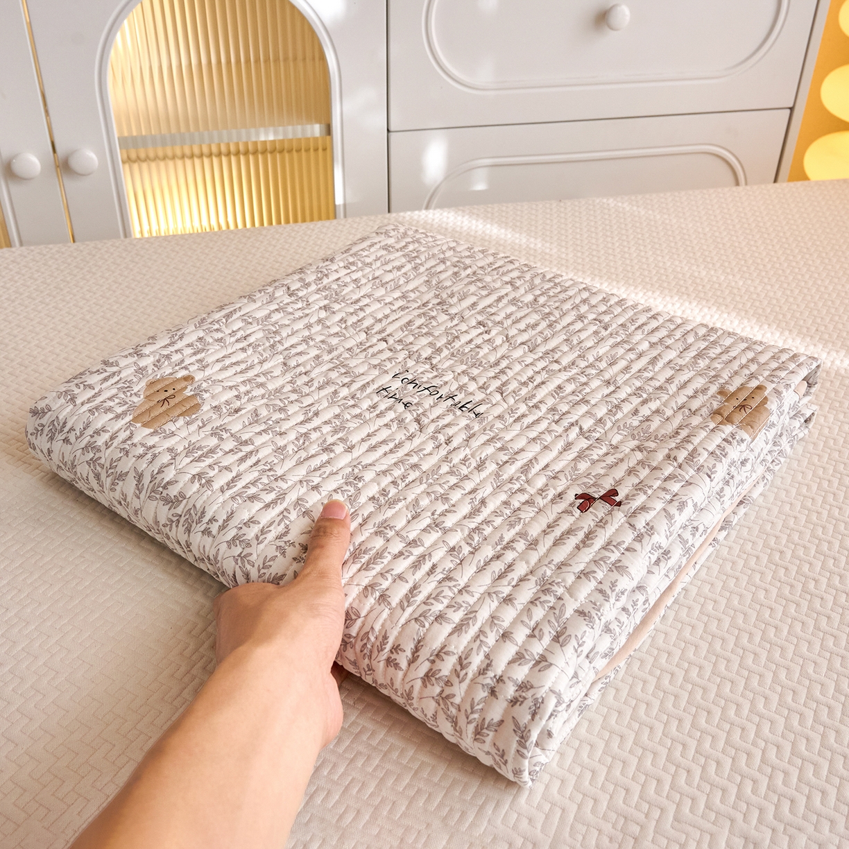 91家纺网 家纺一手货源 找家纺 X猫先生 2025小清新全棉学生床盖-新增花型 日上海岛