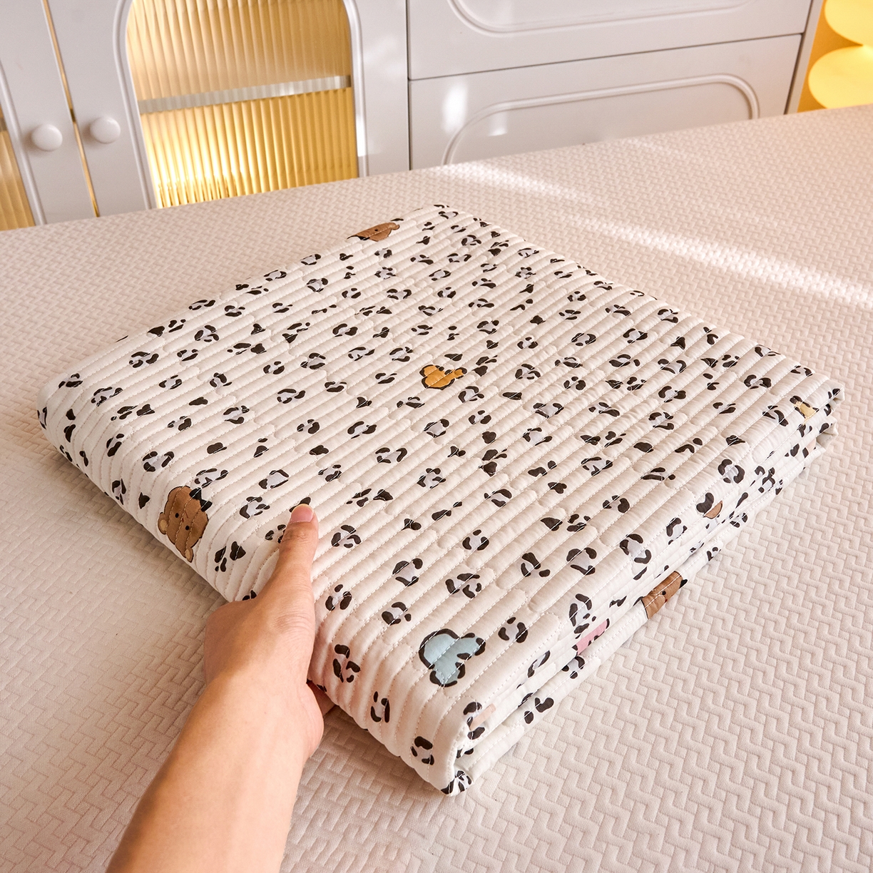 91家纺网 家纺一手货源 找家纺 X猫先生 2025小清新全棉学生床盖-新增花型 豹纹小熊