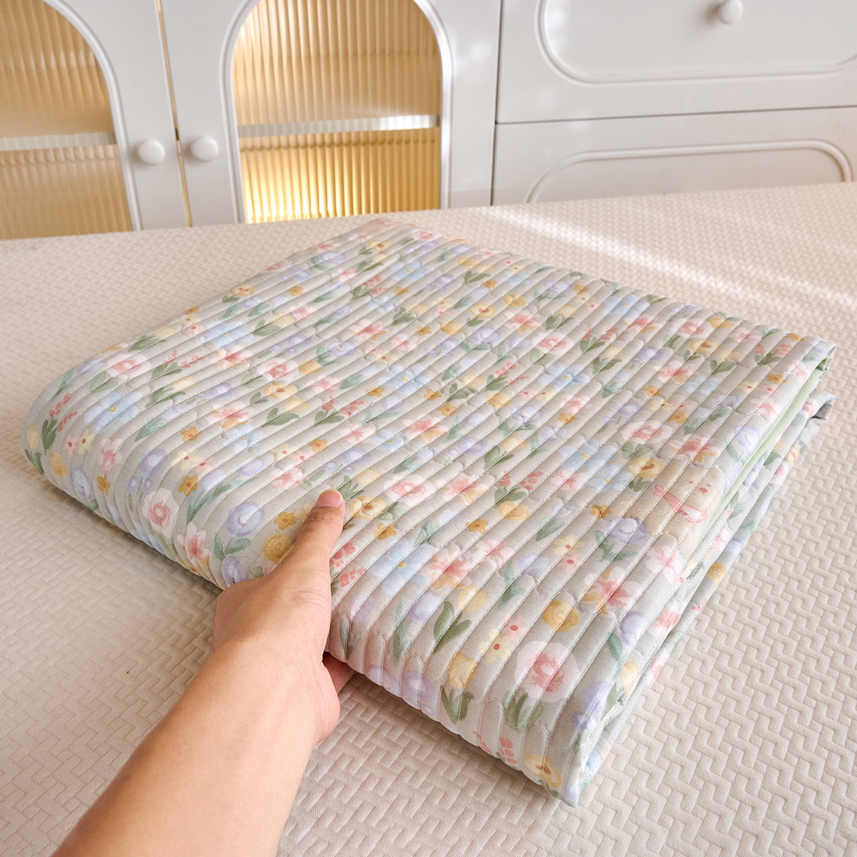 91家纺网 家纺一手货源 找家纺 X猫先生 2025小清新全棉学生床盖-新增花型 向云端